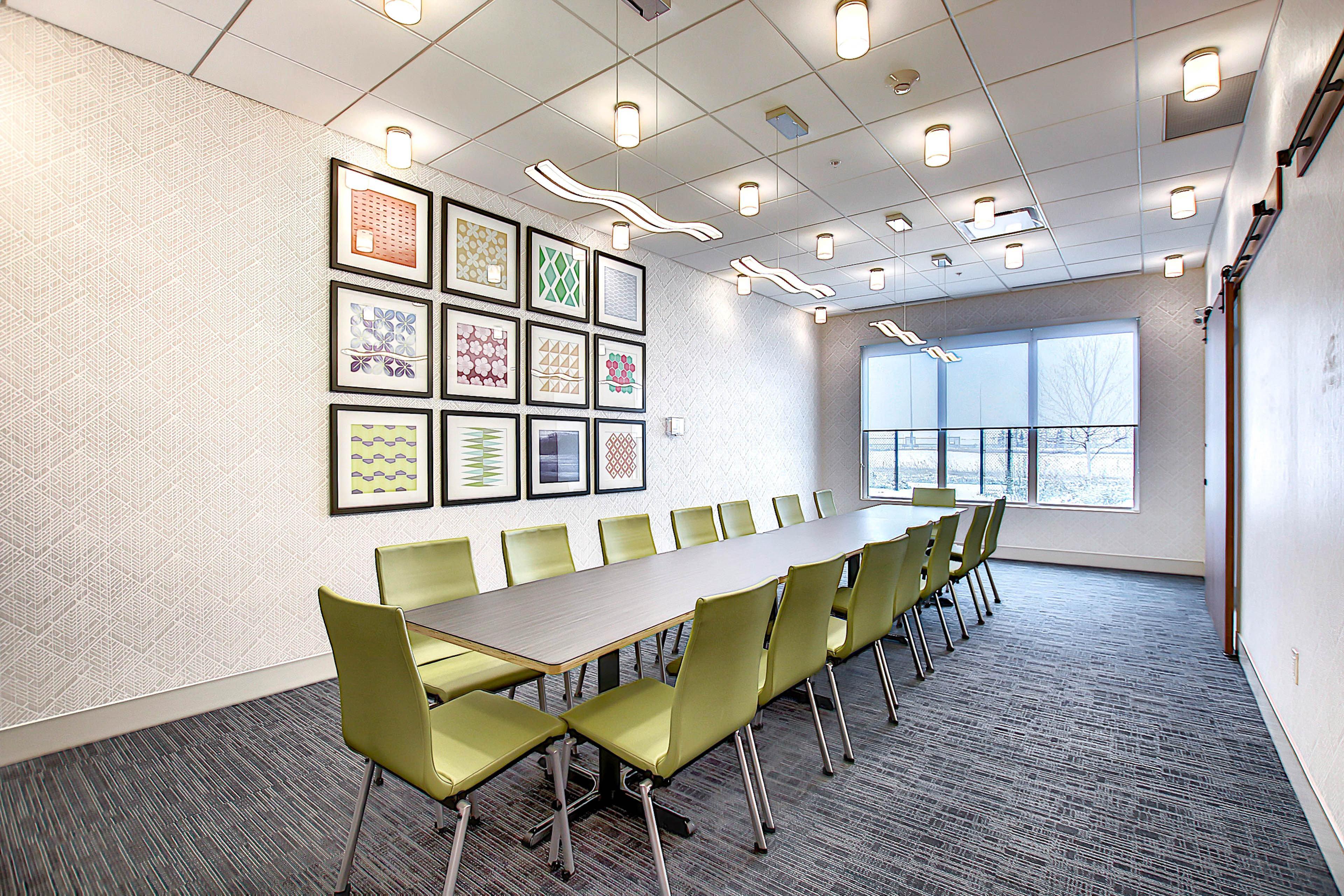 Holiday Inn Express & Suites - Calgary Airport Trail Ne By Ihg Dış mekan fotoğraf