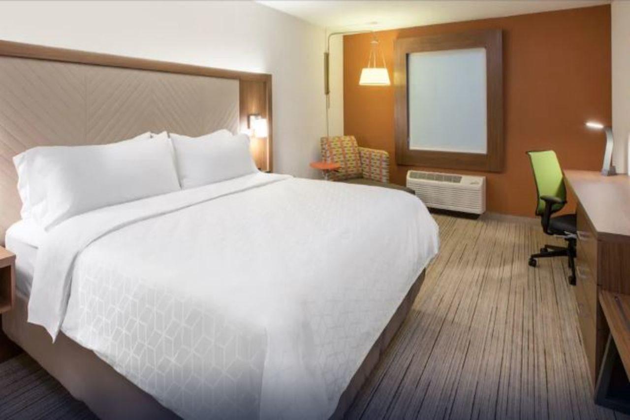 Holiday Inn Express & Suites - Calgary Airport Trail Ne By Ihg Dış mekan fotoğraf