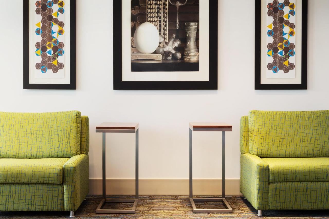 Holiday Inn Express & Suites - Calgary Airport Trail Ne By Ihg Dış mekan fotoğraf
